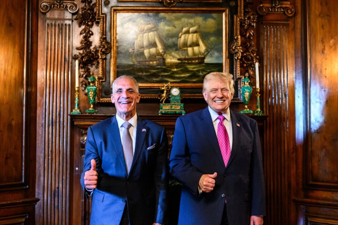 El presidente Donald Trump compartió una imagen de él con el presidente hondureño Nasry “Tito” Asfura en Mar-a-Lago el 7 de febrero de 2026. (Presidente Donald Trump/Truth Social)