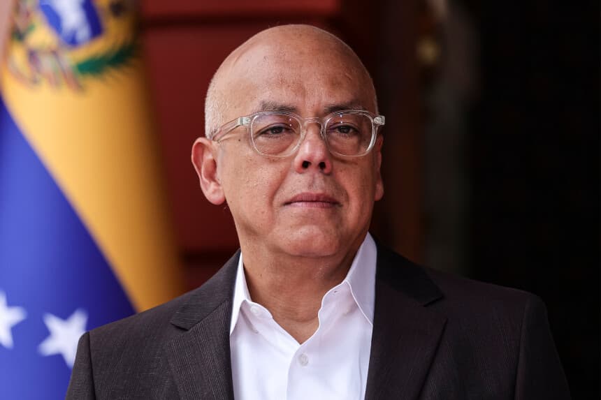 El presidente de la Asamblea Nacional, Jorge Rodríguez, durante una rueda de prensa sobre la liberación de presos en Venezuela en el Palacio de Miraflores, el 14 de enero de 2026, en Caracas, Venezuela. (Jesús Vargas/Getty Images)