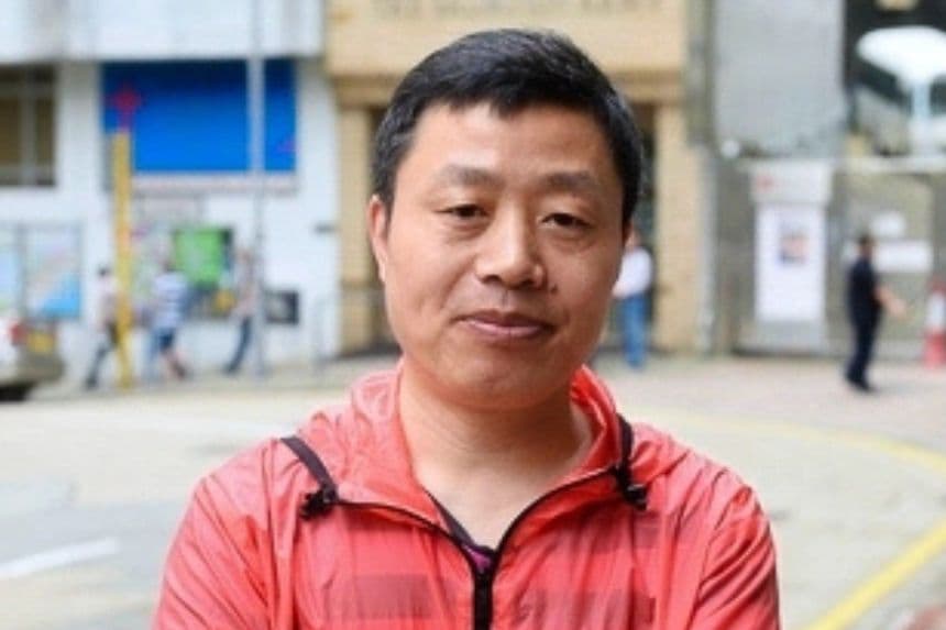 Periodista chino que expuso abusos en campos de trabajos forzados del PCCh continúa bajo arresto