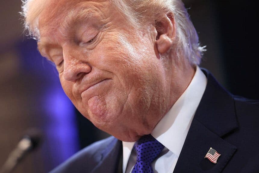 Trump impondrá aranceles globales del 10 % en virtud de otra autoridad tras sentencia de la Corte