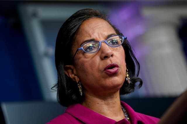 La entonces asesora de política nacional, Susan Rice, habla durante una rueda de prensa diaria en la Casa Blanca, en Washington, D.C., el 26 de enero de 2021. (Drew Angerer/Getty Images)