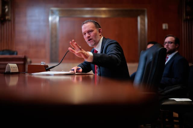 WASHINGTON, DC - 9 DE DICIEMBRE: El representante comercial de Estados Unidos, Jamieson Greer, testifica ante el Subcomité de Comercio, Justicia, Ciencia y Agencias Relacionadas en el edificio Dirksen del Senado en Capitol Hill el 9 de diciembre de 2025 en Washington, DC. Greer respondió a las preguntas de los senadores durante una audiencia sobre "Una revisión de las actividades y las prioridades de financiación para el año fiscal 2026 de la Oficina del Representante Comercial de los Estados Unidos". (Foto de Chip Somodevilla/Getty Images).
