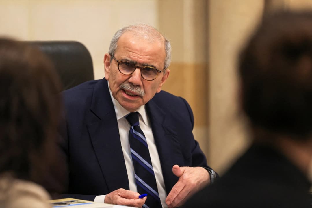 El Líbano prohíbe las "actividades militares" de Hezbolá