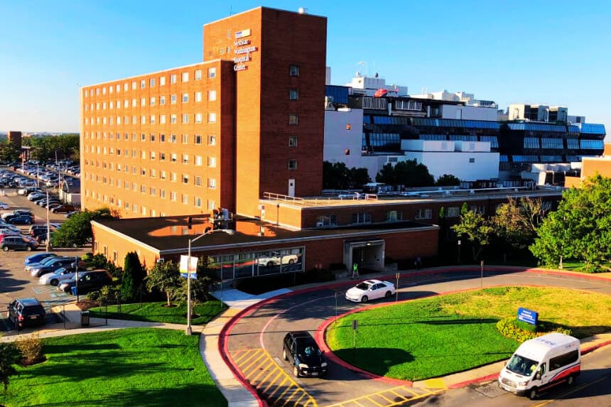 Paciente octogenario resulta grave al caer por un conducto de 6 metros en el hospital