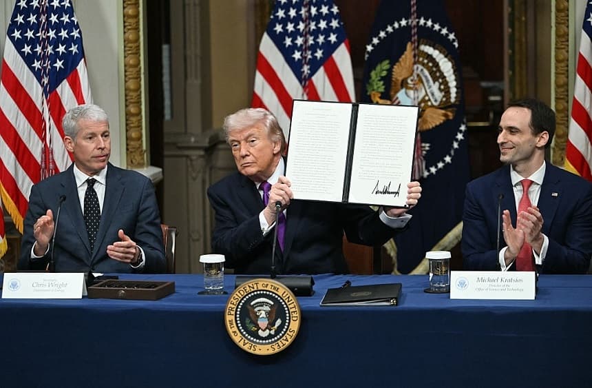 Trump y empresas tecnológicas firman compromiso para cubrir costos energéticos de centros de datos