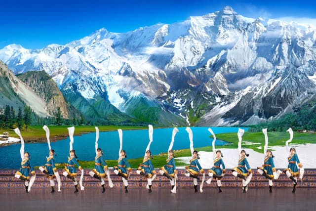 Bailarines de Shen Yun en el escenario durante una actuación. (Cortesía de Shen Yun).