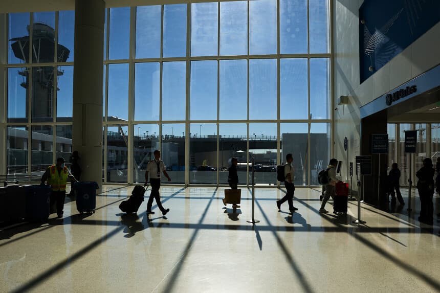 Los viajeros se enfrentarán a retrasos de tres horas en los aeropuertos: TSA