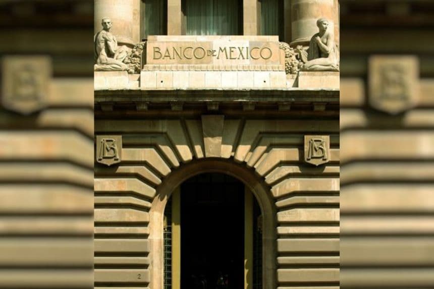 Vista general del edificio central del Banco de México en Ciudad de México. Imagen de archivo. (EFE/Alex Cruz)