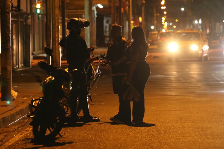 Autoridades de Ecuador reportan 253 detenidos en la primera noche del toque de queda