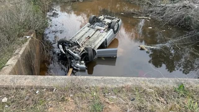 El auto en el que viajaban los tres hermanos. (Crédito: GoFundMe)