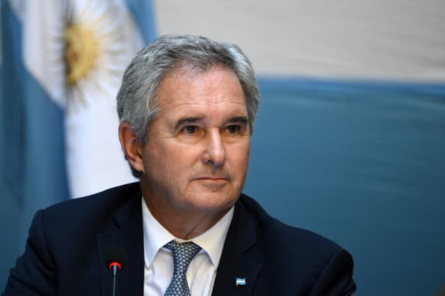 El ministro de Relaciones Exteriores de Argentina, Pablo Quirno, en la sede del Comando de la Gendarmería Nacional en Buenos Aires, el 4 de marzo de 2026. (Luis ROBAYO / AFP vía Getty Images)