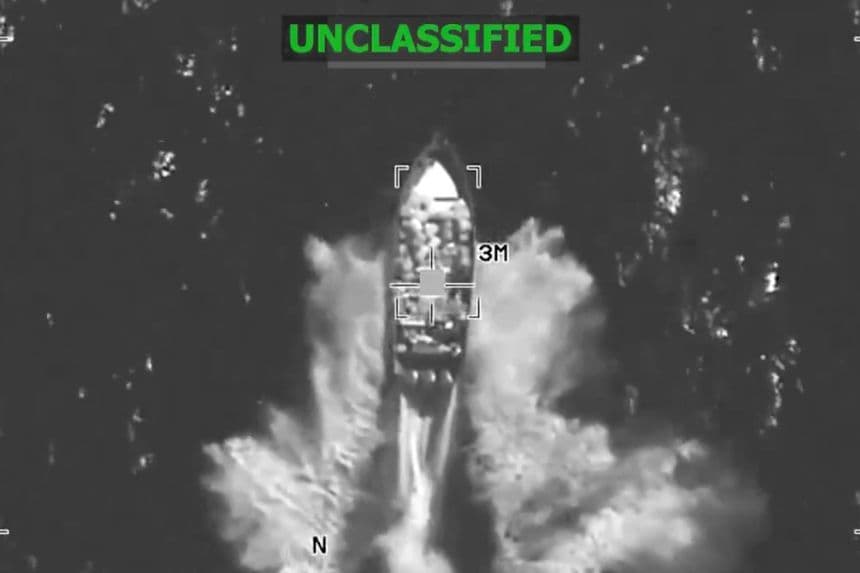 EE. UU. dice que destruyó un barco con drogas en el Pacífico y que hay tres sobrevivientes