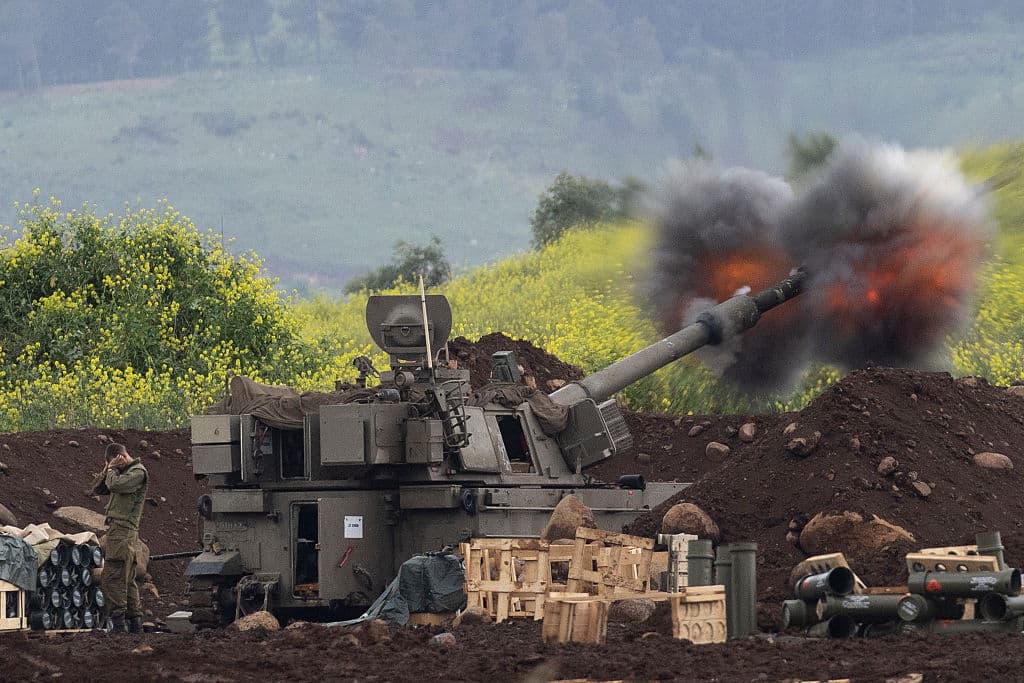 Israel e Irán intercambian ataques en la cuarta semana de guerra