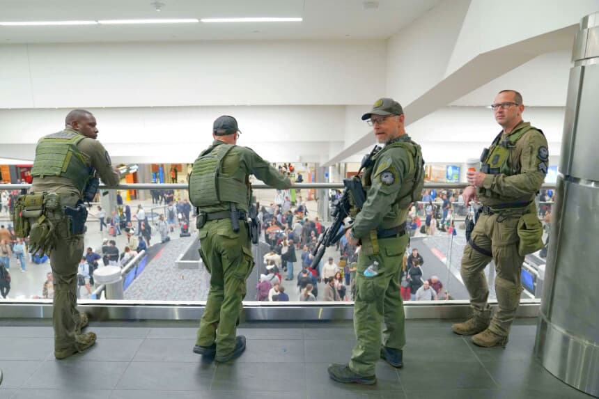 Agentes del ICE desplegados en aeropuertos estadounidenses