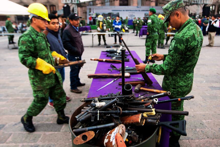 Hallan con vida a los siete electricistas desaparecidos en el centro de México