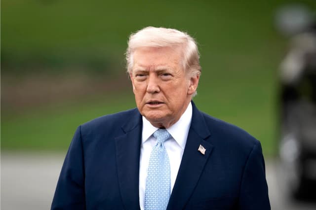 El presidente Donald Trump abandona la Casa Blanca el 20 de marzo de 2026. (VMadalina Kilroy/The Epoch Times)