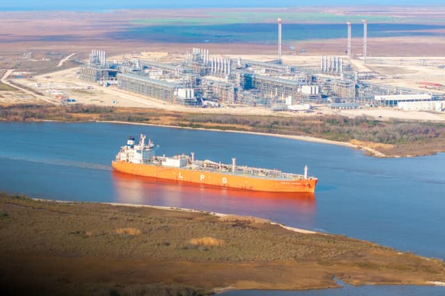 La planta de gas natural licuado de Sabine Pass, propiedad de Cheniere Energy, en Cameron, Luisiana, el 10 de febrero de 2025. (Brandon Bell/Getty Images).