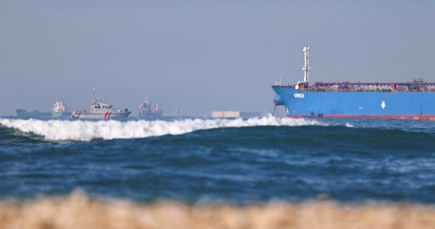 Reino Unido da luz verde al ejército para abordar los petroleros de la "flota fantasma" rusa