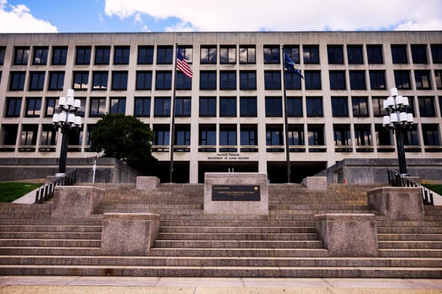 El edificio de la sede del Departamento de Trabajo de EE. UU. visto el 21 de agosto de 2024 en Washington, D.C. (Tierney L. Cross/Getty Images)