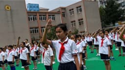 China impone nuevas restricciones escolares, lo que suscita temores de un mayor control ideológico