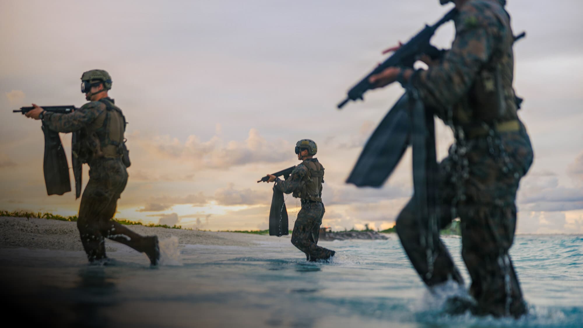 Despliegue de tropas estadounidenses alimenta especulaciones sobre posible combate terrestre contra Irán