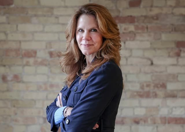 Chris Taylor, candidata a la Corte Suprema estatal, en Madison, Wisconsin, el 20 de febrero de 2026. (John Hart/Wisconsin State Journal vía AP)