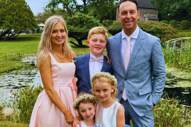 Los Jennings: Emily, Ryan y sus 3 pequeños. (Crédito: GoFundMe)