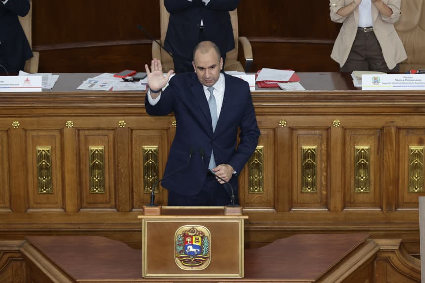 Opositor venezolano señala al nuevo fiscal como aliado del chavismo