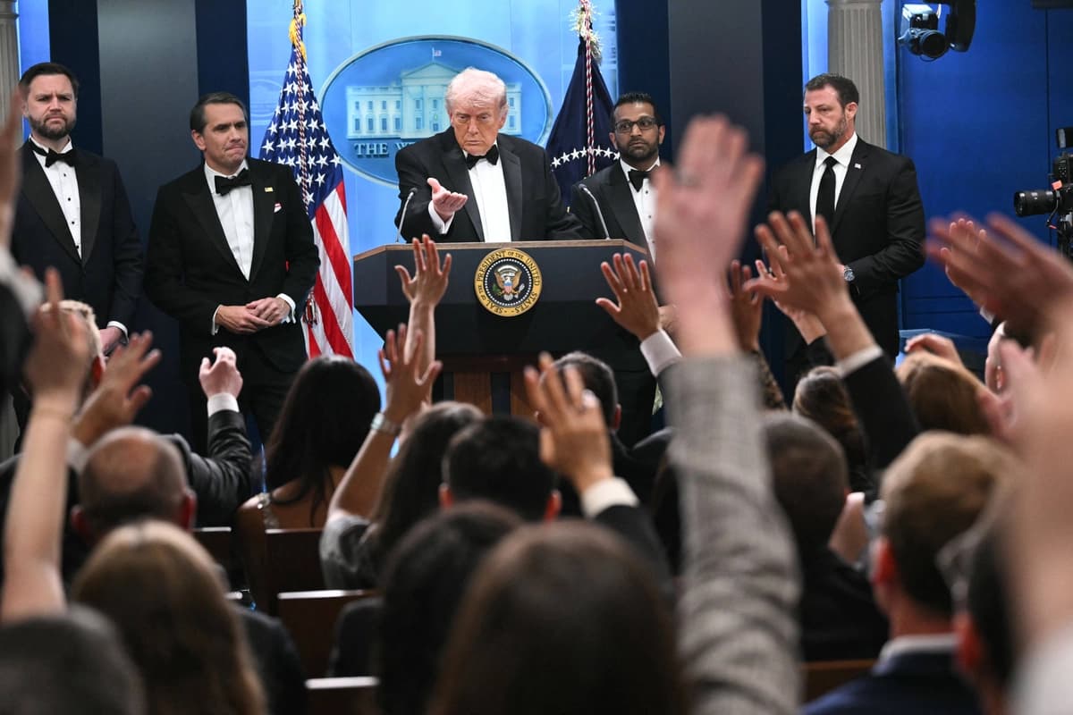 Balean a agente del Servicio Secreto en la cena de corresponsales de la Casa Blanca: Trump