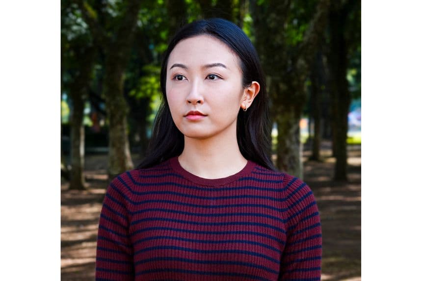 Nancy Zhang, presentadora de Shen Yun Performing Arts, en Curitiba (Brasil), el 24 de abril de 2026. (Frederico Vidovix/The Epoch Times)