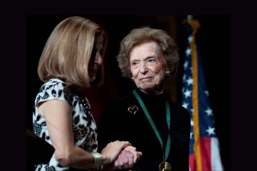 Muere Doris Fisher, cofundadora de Gap Inc., que ayudó a convertir la marca en potencia de la moda
