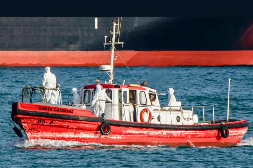 Imágenes: Evacuación de crucero, huelga de transporte y recreación histórica de batalla alrededor del mundo