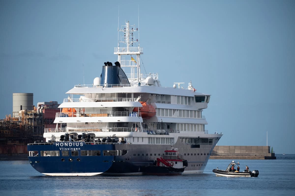 Comenzaron a evacuar a pasajeros y tripulación del crucero afectado por brote de hantavirus