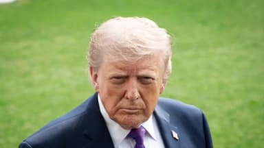 Trump dice podría lograr un acuerdo con Cuba "cambie o no cambie el régimen"