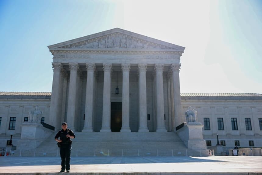 Corte Suprema permite a Alabama adoptar mapa para el Congreso que elimina distrito de mayoría negra