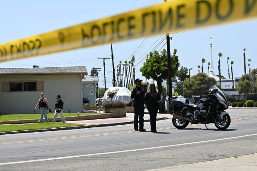 Mueren 2 sospechosos tras tiroteo en mezquita de San Diego que deja 3 muertos
