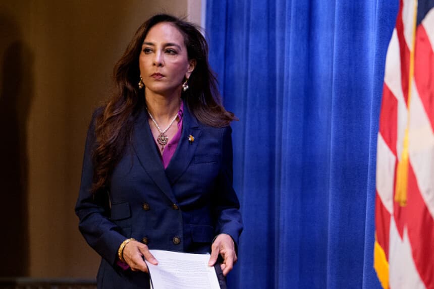 Acusan a mujer de Los Ángeles de pagar a personas sin hogar para registrarse como votantes