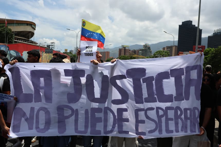 Excarcelan a expolicías de Caracas, los presos políticos más antiguos de Venezuela: ONG