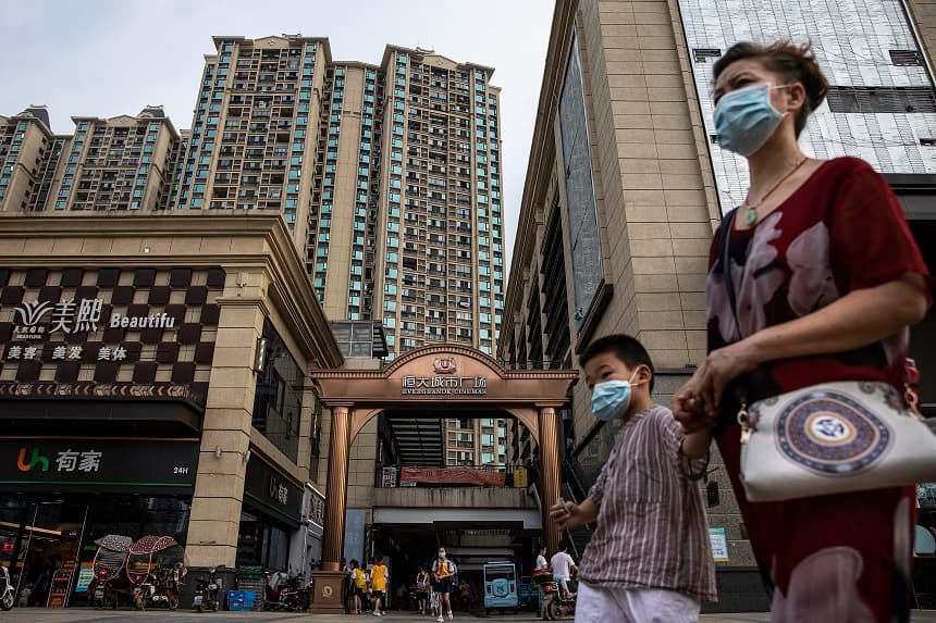 China amplia prestaciones a quienes migran a las ciudades mientras disminuye la población urbana