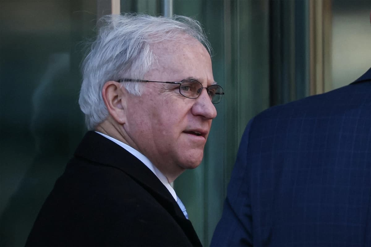 Trump indulta completa e incondicionalmente al exdiputado Stephen Buyer