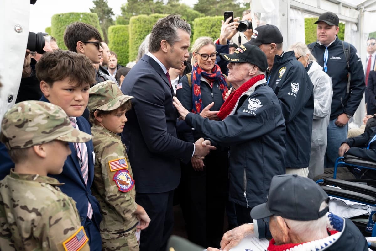 Hegseth alerta a Europa por el avance de lo que llama "ideologías peligrosas"