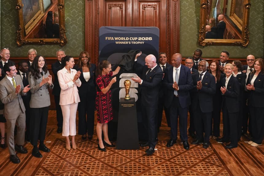 Sheinbaum recibe a Infantino en Palacio Nacional antes de la inauguración