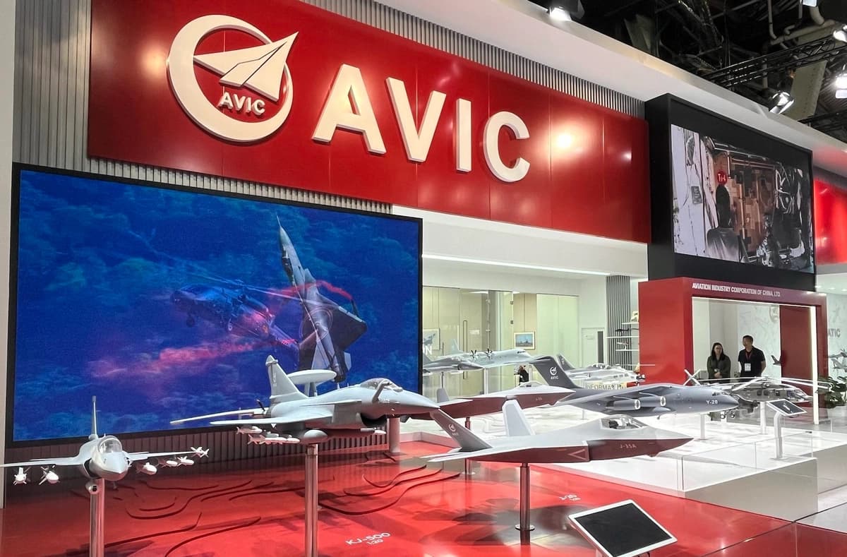 El stand de la Corporación de la Industria Aeronáutica de China en el Salón Aeronáutico de París, el 21 de junio de 2025. (Etienne Fauchaire/The Epoch Times)