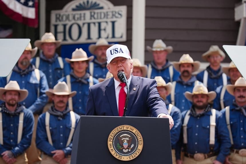 Trump dice que pronunciará un largo discurso el 4 de julio, incluso si las temperaturas son elevadas