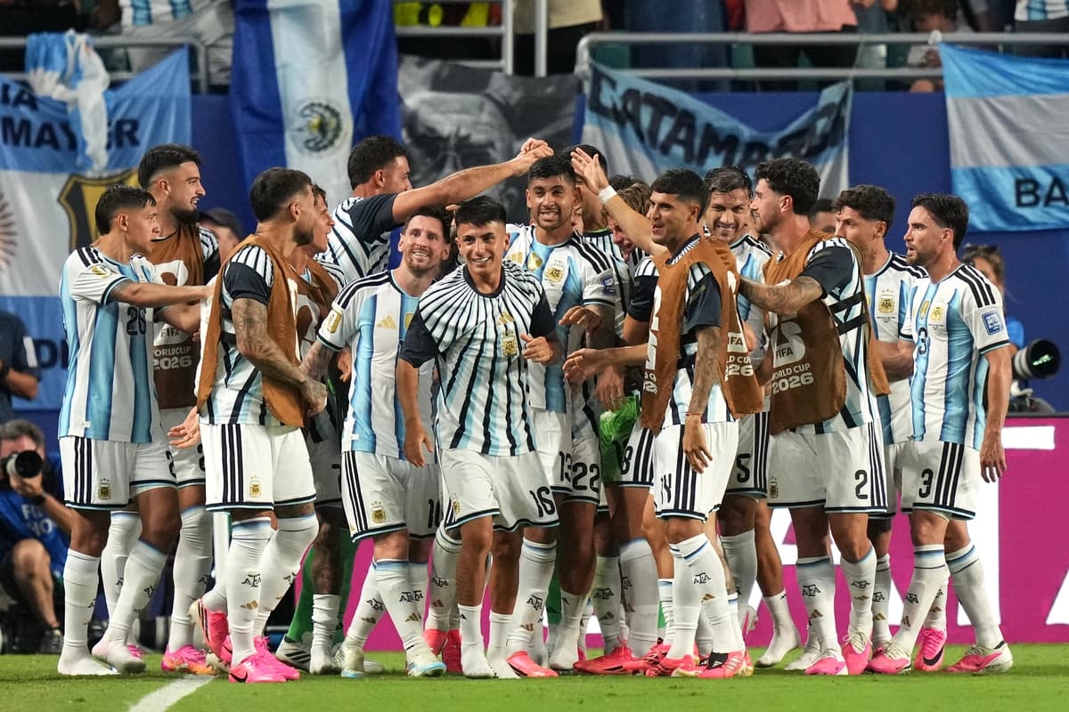 Messi y Argentina vencen a Cabo Verde 3-2 en emocionante partido con tiempo extra, pasando a 8avos de final