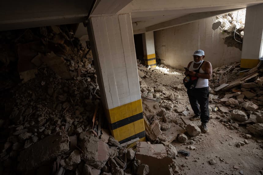 Venezuela se centra en el desescombro y la recuperación de cuerpos tras la salida de rescatistas