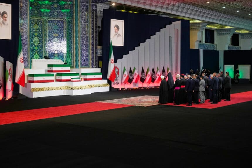El nuevo líder supremo de Irán no asistió al funeral de Jamenei