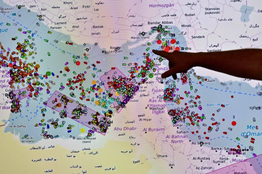 Se paraliza el tráfico marítimo en Ormuz tras reanudarse los enfrentamientos entre EE. UU. e Irán