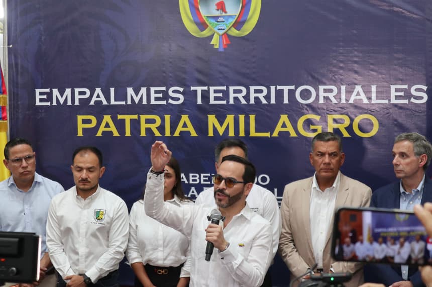 De la Espriella promete descentralizar el poder y acercar su gobierno a todos los rincones de Colombia