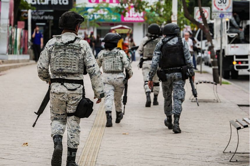 Militares de México matan a presunto cabecilla de "Los Chapitos" y capturan a otros cuatro